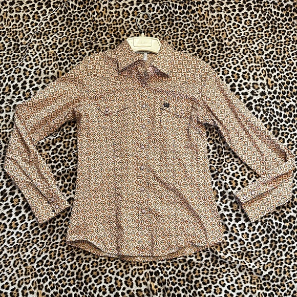 Cinch Tops - Cinch Women's Geometric Button Down Shirt - soft pink salmon with red and blue